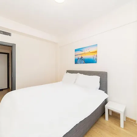 Nifty Flat W Shared Pool In Kepez אנטליה
