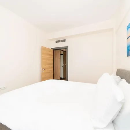 Nifty Flat W Shared Pool In Kepez Daire